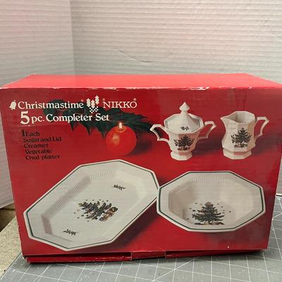 Sale Photo Thumbnail #422: 7 glasses, 8 plates, 2 bowls, 1 covered bowl—tree design.