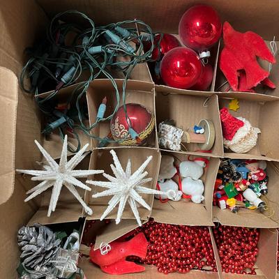 Sale Photo Thumbnail #521: Stars, balls, birds, beads, figurines.