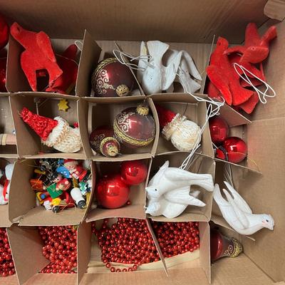 Sale Photo Thumbnail #520: Stars, balls, birds, beads, figurines.