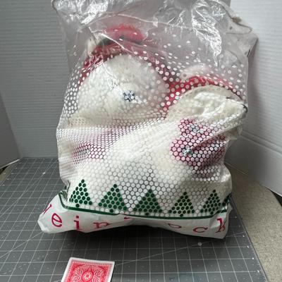 Sale Photo Thumbnail #530: White bears with hats, scarf, mittens.