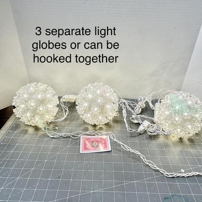 Sale Photo Thumbnail #532: 3 pc, white glow, hookable or separate.