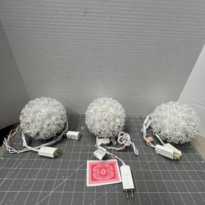 Sale Photo Thumbnail #535: 3 pc, white glow, hookable or separate.