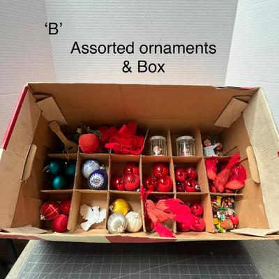 Sale Photo Thumbnail #544: 1 box, red/gold mix—baubles, birds, bows, figurines.