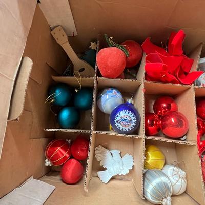 Sale Photo Thumbnail #545: 1 box, red/gold mix—baubles, birds, bows, figurines.