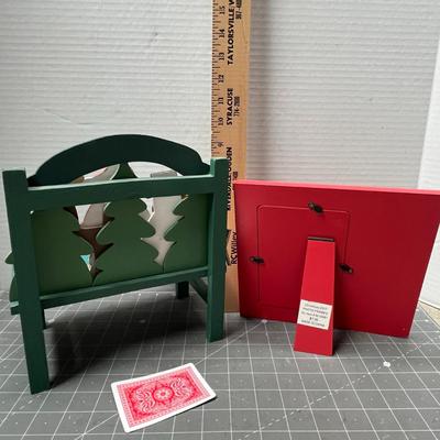 Sale Photo Thumbnail #550: 2 pc, wood bench with Santa/snowman scene + red/green photo frame.