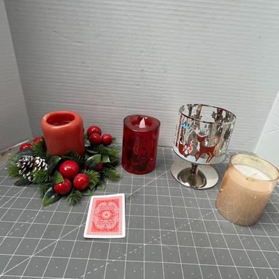 Sale Photo Thumbnail #639: Carousel holder, 3 candles, pine wreath.