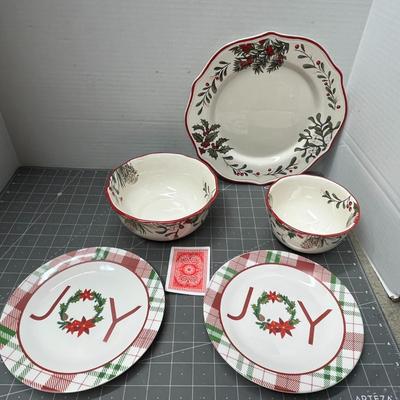 Sale Photo Thumbnail #676: 4 Season plates, 6 serving dishes, 2 Joy plates, 4 Place Mats and 4 Napkins.