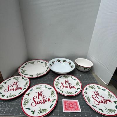 Sale Photo Thumbnail #672: 4 Season plates, 6 serving dishes, 2 Joy plates, 4 Place Mats and 4 Napkins.