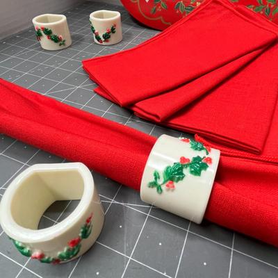 Sale Photo Thumbnail #690: 8 placemats, 6 napkins, 6 rings, festive red design.