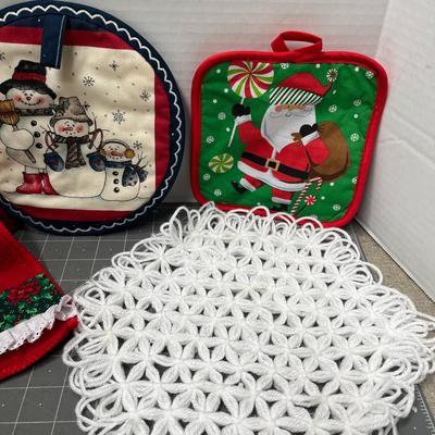 Sale Photo Thumbnail #714: Dress towel, pot holders, scarves, four Santa cheese knives.