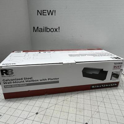 Sale Photo Thumbnail #842: Includes top access, black finish, 19.1x7.2x5.2 dimensions.