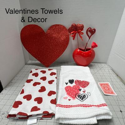 Sale Photo Thumbnail #876: Includes two towels, heart vase, glitter heart, rose pick.