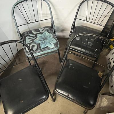 Sale Photo Thumbnail #976: Includes 3 black padded seats, 1 patterned cushion, steel frame.