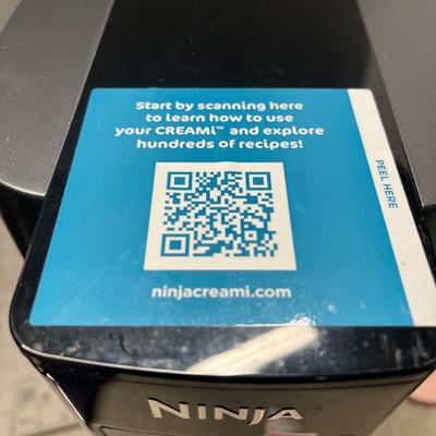 Sale Photo Thumbnail #22: Makes ice cream, sorbet, smoothies, drinks, includes 3 pints.