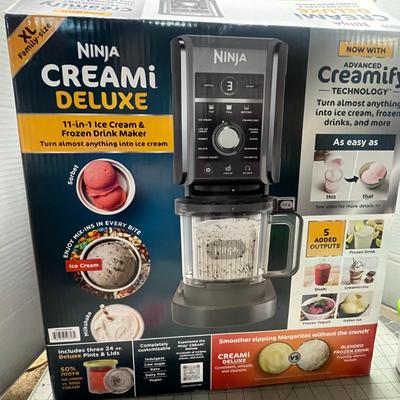 Sale Photo Thumbnail #17: Makes ice cream, sorbet, smoothies, drinks, includes 3 pints.