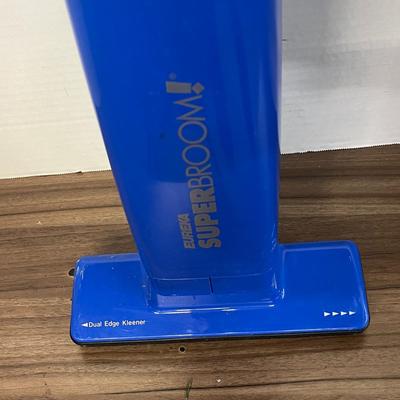 Sale Photo Thumbnail #999: Blue body, 2.0 amp, 120V, household use, model 161.