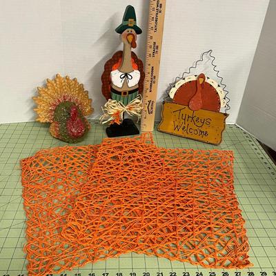 Sale Photo Thumbnail #1026: Includes 2 tablecloths Size - 82x58, 3 towels, 3 fall figurines, assorted colors.