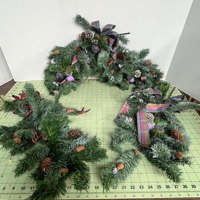 Sale Photo Thumbnail #1030: Includes 2 swags, 4 accents, ribbons, stars, grass, festive mix.