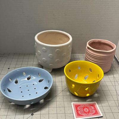 Sale Photo Thumbnail #1045: Includes 2 pots, 2 bowls, assorted colors, textured designs.