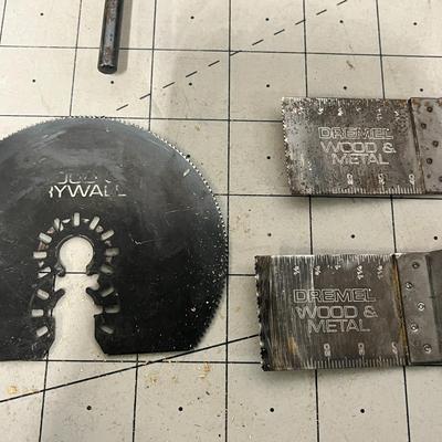 Sale Photo Thumbnail #1142: Includes tool, case, blades, clamp, sanding pad, wrench