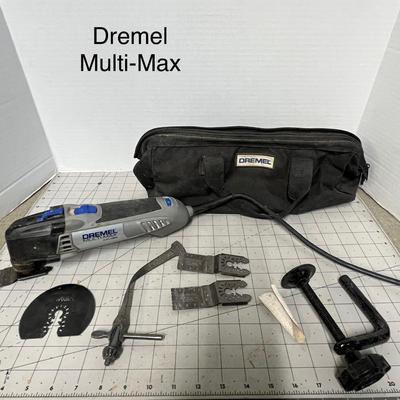 Sale Photo Thumbnail #1138: Includes tool, case, blades, clamp, sanding pad, wrench