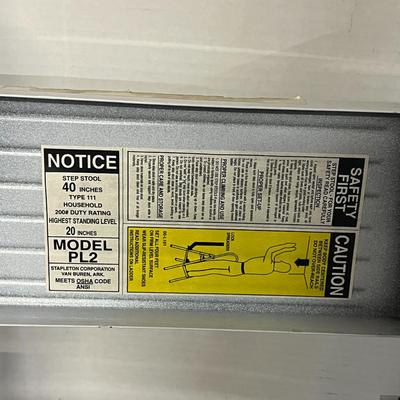 Sale Photo Thumbnail #1155: White metal ladder, 40" tall, 20" standing height, 200 lb rating.