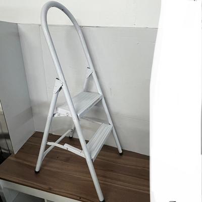 Sale Photo Thumbnail #1152: White metal ladder, 40" tall, 20" standing height, 200 lb rating.