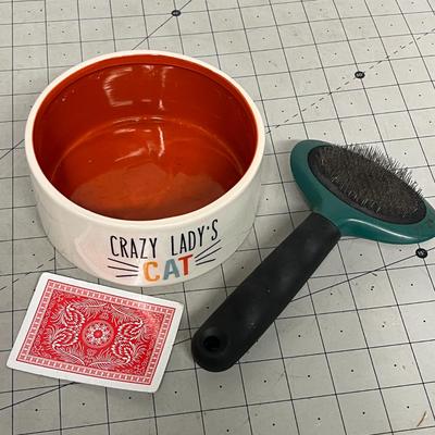 Sale Photo Thumbnail #1168: Includes water dish, two filters, cat bowl, brush, adapter.