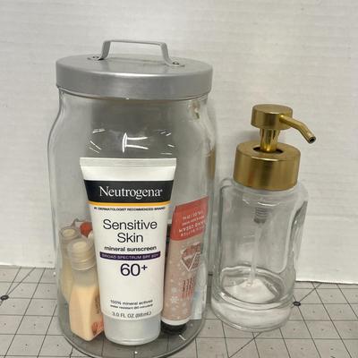 Sale Photo Thumbnail #1182: Includes soap pump, sunscreen, razors, cotton, swabs.