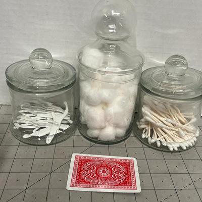 Sale Photo Thumbnail #1181: Includes soap pump, sunscreen, razors, cotton, swabs.