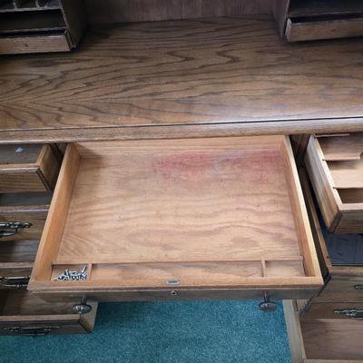 Beautiful vintage Oak Roll top desk