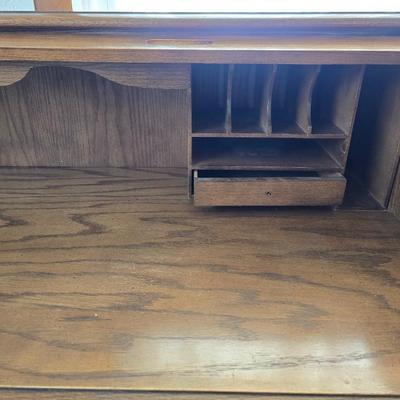 Beautiful vintage Oak Roll top desk