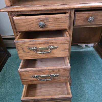Beautiful vintage Oak Roll top desk