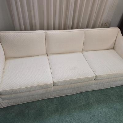Skirted 8-Way Hand Tied Spring Knole Design Sofa