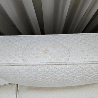 Skirted 8-Way Hand Tied Spring Knole Design Sofa