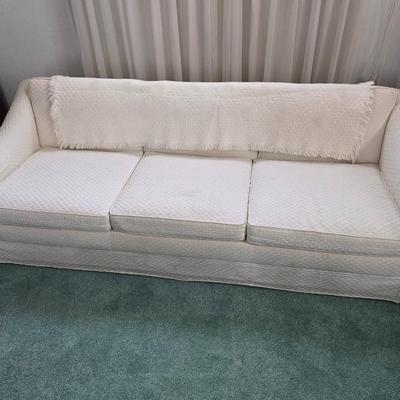 Skirted 8-Way Hand Tied Spring Knole Design Sofa