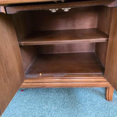 Beautiful MCM Mid-century Modern Drexel Eastrend hutch or China cabinet