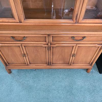 Beautiful MCM Mid-century Modern Drexel Eastrend hutch or China cabinet