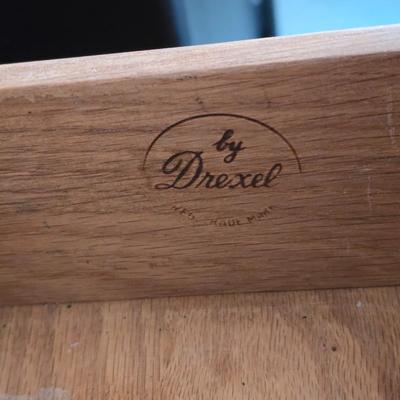 Beautiful MCM Mid-century Modern Drexel Eastrend hutch or China cabinet