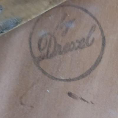 Drexel Eastrend drop leaf table with 2 leaves and 4 matching Drexel chairs