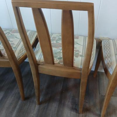 Drexel Eastrend drop leaf table with 2 leaves and 4 matching Drexel chairs