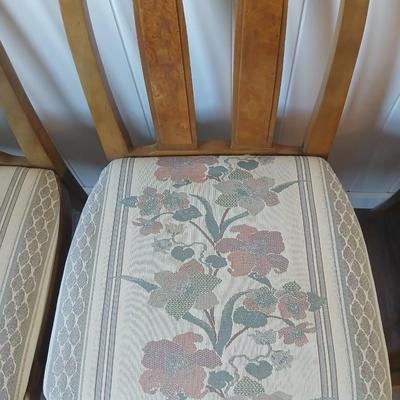 Drexel Eastrend drop leaf table with 2 leaves and 4 matching Drexel chairs