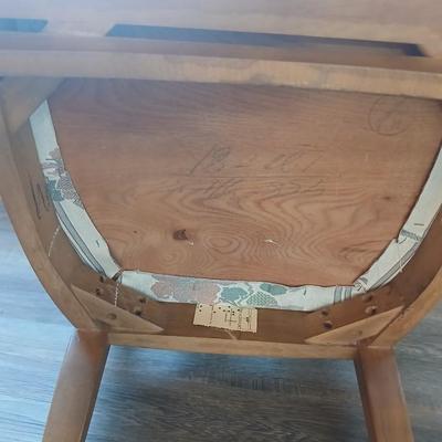 Drexel Eastrend drop leaf table with 2 leaves and 4 matching Drexel chairs