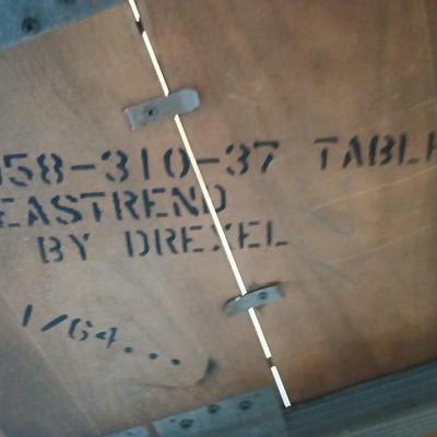 Drexel Eastrend drop leaf table with 2 leaves and 4 matching Drexel chairs