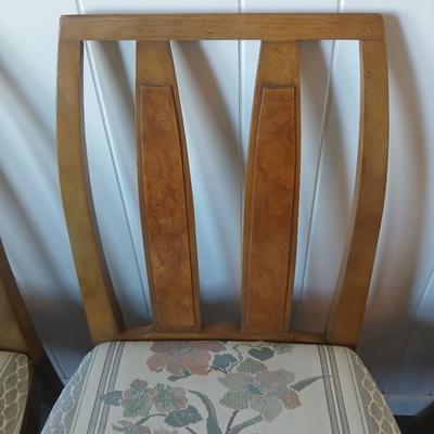 Drexel Eastrend drop leaf table with 2 leaves and 4 matching Drexel chairs