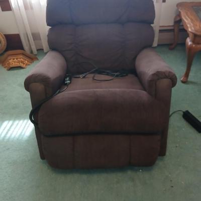 La-Z-Boy Lazyboy recliner with remote controlled recline, heat & massage