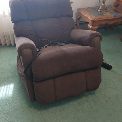 La-Z-Boy Lazyboy recliner with remote controlled recline, heat & massage