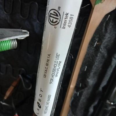 La-Z-Boy Lazyboy recliner with remote controlled recline, heat & massage