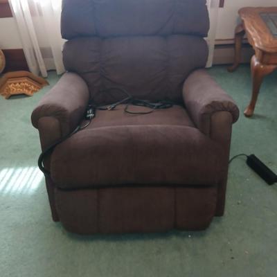 La-Z-Boy Lazyboy recliner with remote controlled recline, heat & massage