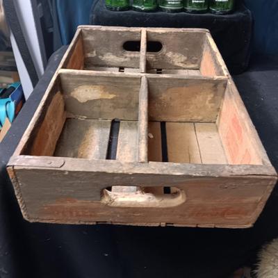 SECTIONED WOODEN PEPSI CRATE AND 5 GLASS MOUNTAIN DEW BOTTLES